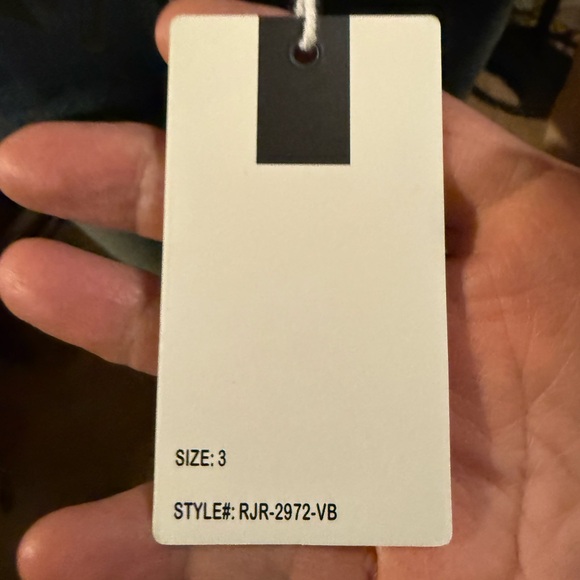 FIRE & RAIN Embellished Blue Jeans. These are the cutest jeans ever!! - Picture 8 of 8